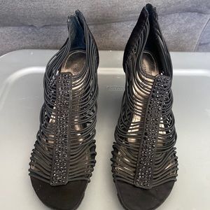 Black Kenneth Cole Reaction beautiful woman shoes.